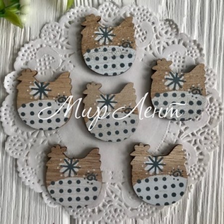 Деревянная курочка с рисунком большая, 4х4.5 см, натуральный с горохом, упаковка 50 шт.