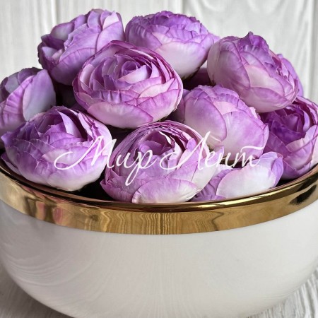 Бутон ранункулюса (пластиковая основа), 4 см, бело-сиреневый, упаковка 25 шт.