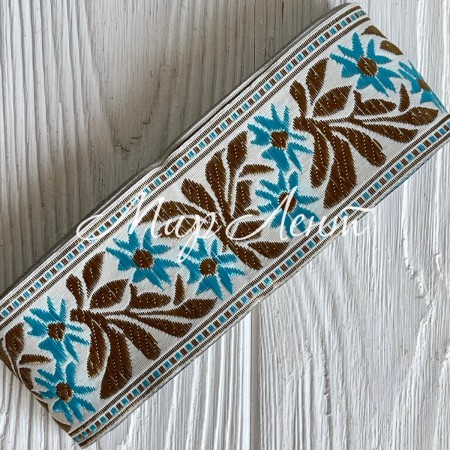 Тесьма вышиванка (барвинок), 5 см, бирюзово-карамельный на молочном, рулон 9 м