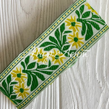 Тесьма вышиванка (барвинок), 5 см, желто-зеленый на молочном, рулон 9 м