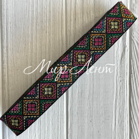 Тісьма вишиванка (візерунок з ромбів), 2,8 см, чорна з різнокольоровим, рулон 9 м