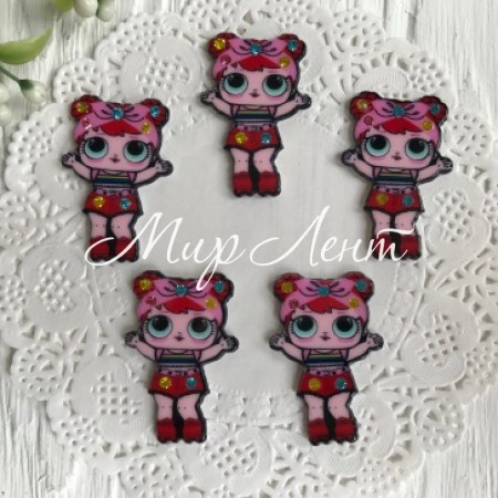 Кабошон Lol зі стразами, 3,5 см, в шортах червоних і з хвостиками, упаковка 25 шт.