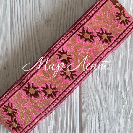 Тесьма вышиванка (барвинок), 5 см, карамельно-молочный на ярко-розовом, рулон 9 м