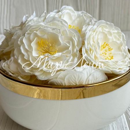 Бутон японської камелії, 5,5х6 см, молочний, упаковка 20 шт.