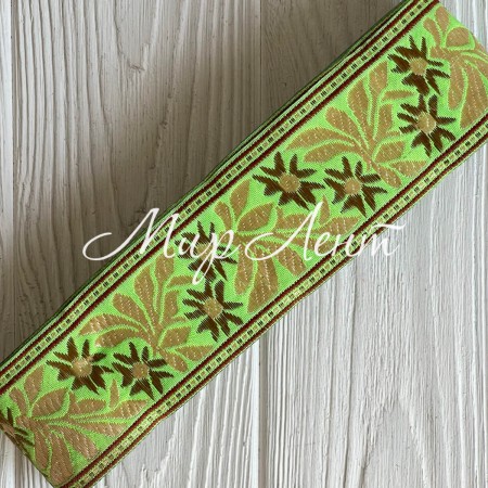 Тесьма вышиванка (барвинок), 5 см, карамельно-молочный на салатовом, рулон 9 м