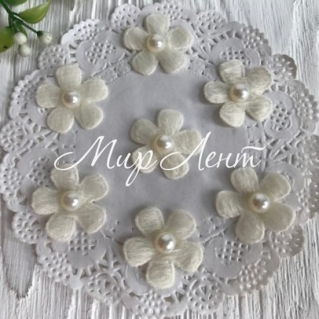 Цветочек из фетра с жемчугом, 2,5 см, молочный, упаковка 1000 шт.