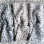 Повязка пушистик с узором