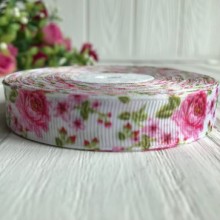 Репс 1,5 см, малиновая роза с листиками на белом, рулон 23 м