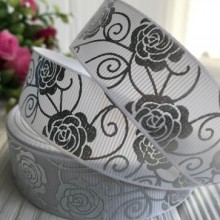 Репс 2,5 см, роза-голограмма серебро на белом, рулон 23 м