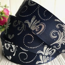 Репс с вензелями, 2,5 см, сапфировый (серебро), рулон 23 м