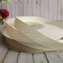 Атлас диагональ, 1 см, молочный, рулон 23 м