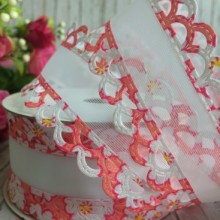Капроновая лента с ажурным краем, 4 см, бело-коралловая, рулон 18 м