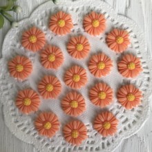 Серединка маргаритка, 1,7 см, темный персик, упаковка 100 шт.