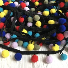 Тесьма с помпонами (big), 1,5 см, желтый-синий-красный, моток 28 ярдов Тесьма с помпонами (big), 1,5 см, желтый-синий-красный, моток 28 ярдов