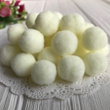 Помпоны бархатные, 2 см, молочный, упаковка 500 шт.