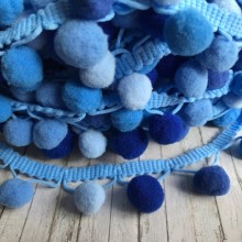 Тесьма с помпонами (big), 1,5 см, синие тона, моток 28 ярдов Тесьма с помпонами (big), 1,5 см, синие тона, моток 28 ярдов