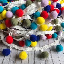 Тесьма с помпонами (big), 1,5 см, желтый-хаки-лиловый, моток 28 ярдов Тесьма с помпонами (big), 1,5 см, желтый-хаки-лиловый, моток 28 ярдов