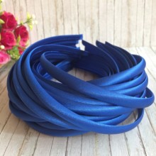 Обруч пластик в атласі, 1 см, темно-синій, упаковка 30 шт. Обруч пластик в атласі, 1 см, темно-синій, упаковка 30 шт.