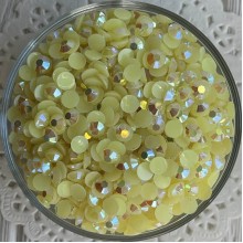 Стразы непрозрачные с перламутром, 6,5 мм, светло-желтый, упаковка 10000 шт.