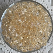 Хрусталь кубовидный, 10 мм, кремовый, упаковка 500 г