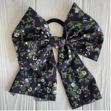 Резинка Твилли большой бант в цветочек, 16 см, черная, шт.