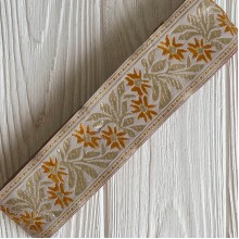 Тесьма вышиванка (барвинок), 5 см, горчично-молочный на бежевом, рулон 9 м