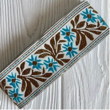 Тесьма вышиванка (барвинок), 5 см, бирюзово-карамельный на молочном, рулон 9 м
