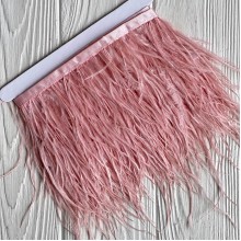 Тесьма из страусиных перьев, 10-15 см, пудровая, рулон 2 м Тесьма из страусиных перьев, 10-15 см, пудровая, рулон 2 м