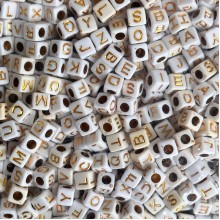 Бусина буква, 6 мм, квадрат (белый с золотом), упаковка 500 г