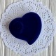 Коробочка для прикрас бархатна, 6х6х3,5 см, серце, темно-синя, упаковка 1 шт. Коробочка для прикрас бархатна, 6х6х3,5 см, серце, темно-синя, упаковка 1 шт.