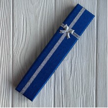 Коробочка для прикрас прямокутна, 21х4,3 см, темно-синя, з парчовою стрічкою, 1 шт. Коробочка для прикрас прямокутна, 21х4,3 см, темно-синя, з парчовою стрічкою, 1 шт.