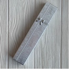 Коробочка для украшений прямоугольная, 21х4,3 см, серебро, с парчовой ленточкой, 1 шт.