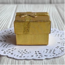 Коробочка для украшений квадратная, 4х4х3 см, золото, с парчовой ленточкой, 1 шт.