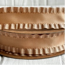 Лента-рюша, 2,5 см, бежевая, рулон 23 м Лента-рюша, 2,5 см, бежевая, рулон 23 м