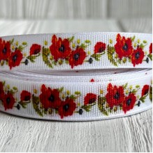 Репс 1,5 см, красные маки с ромашками, на белом фоне, рулон 23 м