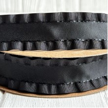 Лента-рюша, 2,5 см, черная, рулон 23 м Лента-рюша, 2,5 см, черная, рулон 23 м