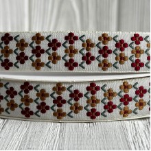 Лента с вышивкой (D19821), 1,8 см, молочно-кирпичная, рулон 23 м