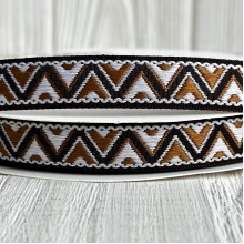 Лента с вышивкой (D19816), 1,5 см, бело-коричневая, рулон 23 м