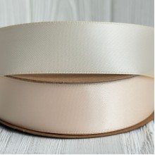 Двусторонняя атласная лента New (премиум), 2,5 см, кремовая, рулон 23 м