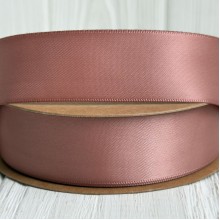 Двостороння атласна стрічка New (преміум), 2,5 см, пекан, рулон 23 м