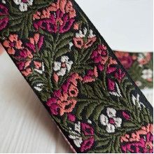 Лента с вышивкой (D19878), 5 см, черно-оливково-кораловая, рулон 23 м