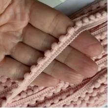 Тесьма помпончики, 0,5х0,8 см, пудровый, рулон 23 м