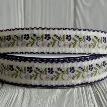 Стрічка з вишивкою (D21917), 2,5 см, лілово-чорнична, рулон 23 м