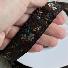 Лента с вышивкой (D21923), 2,5 см, коричневая, рулон 23 м