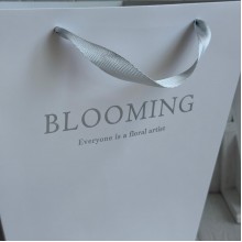 Пакеты-переноски трапеція «Blooming» (J01373), 30х20х34 см, белый с серебром, упаковка 10 шт.
