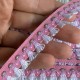 Жакардовая тесьма с волнистым краем, 1,6 см, розовая с белой бахромой, рулон 20 м 