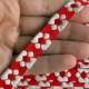 Жакардовая тесьма цветочек, 1,4 см, красная с белым цветочком, рулон 20 м 