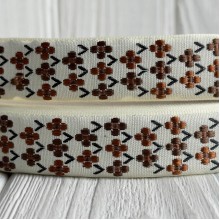 Жакард-вышиванка (ТВ-№3), 2,3 см, молочный с карамельными цветочками, рулон 45 м