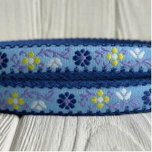 Жакард-вишиванка (ТВ-№34), 1,7 см, блакитний з синьо-жовтими квітами, рулон 45 м