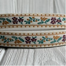Жакард-вышиванка (ТВ-№49), 1,8 см, бежевый с бордовым цветком, рулон 45 м